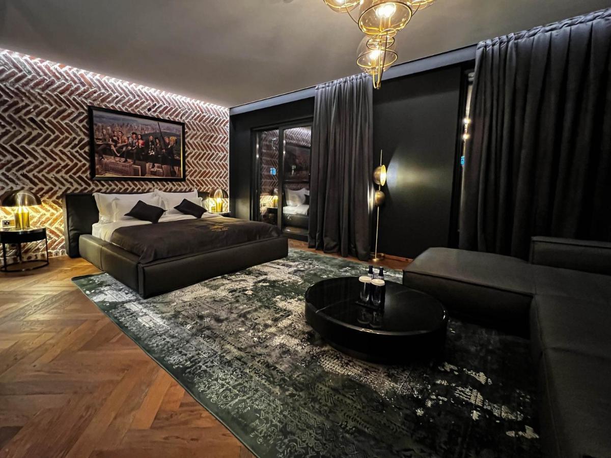 Mandarin Club House Hotel Batoemi Buitenkant foto