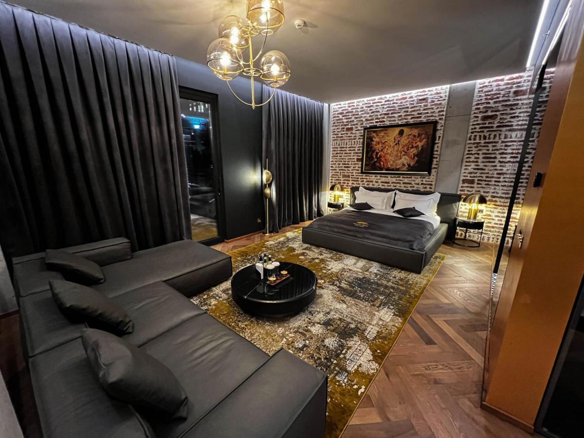 Mandarin Club House Hotel Batoemi Buitenkant foto