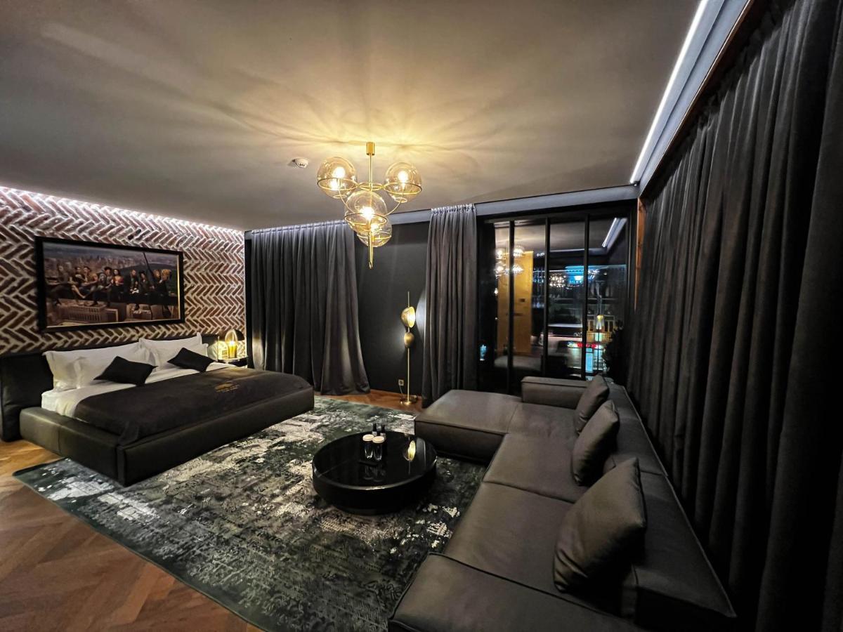 Mandarin Club House Hotel Batoemi Buitenkant foto