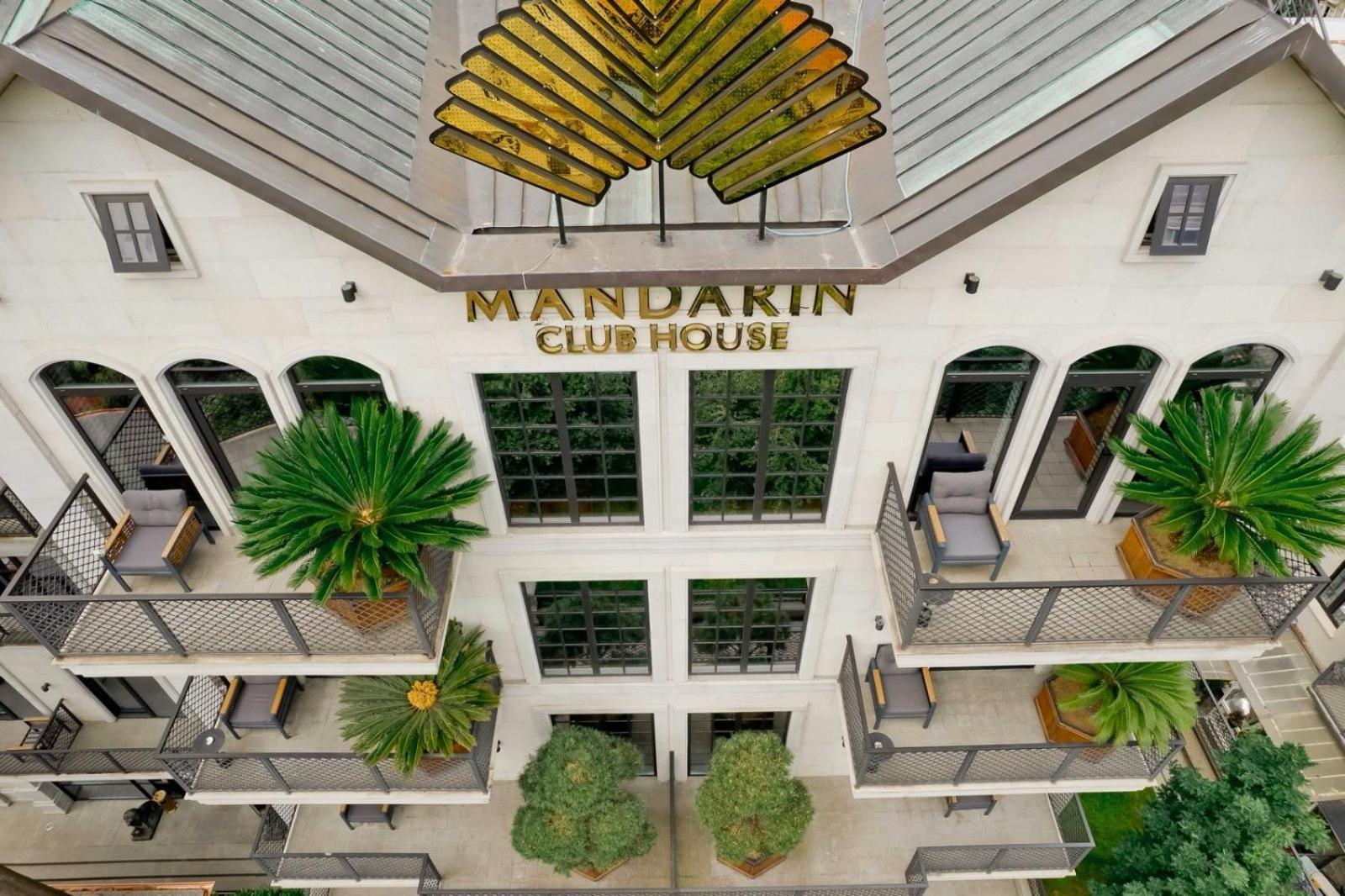 Mandarin Club House Hotel Batoemi Buitenkant foto