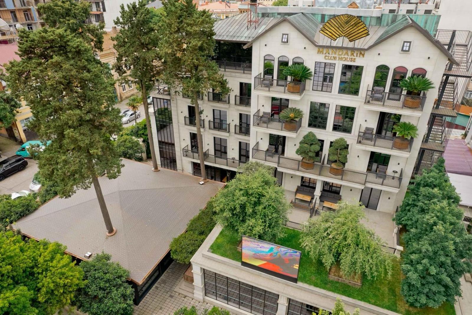 Mandarin Club House Hotel Batoemi Buitenkant foto